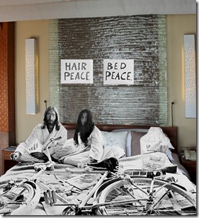 Baros bed in Lennon Ono