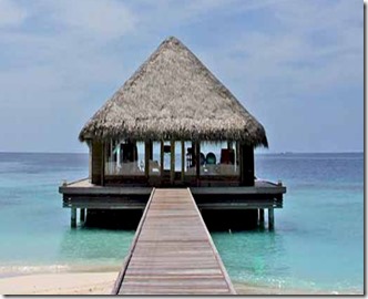 Huvafenfushi - over water gym 2