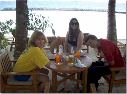 Kurumba pool side dining