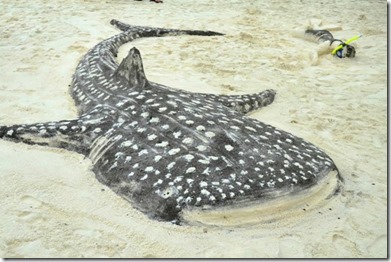 LUX Maldives - whale shark sand sculpture