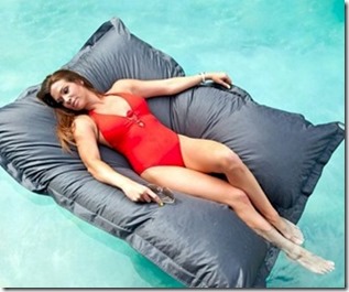 Maldives - not seen - float pillow