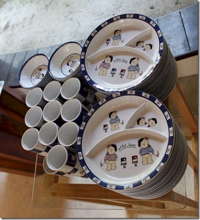 Sun Siyam Irufushi - childrens plates and cups