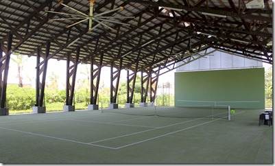 Velaa - covered tennis court