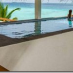Four-Seasons-Landaa-Giraavaru-double-pool-1_thumb.jpg