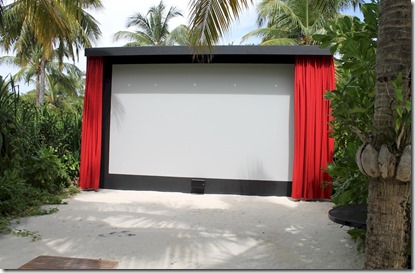 Anantara Kihavah Villas - outdoor 3D cinema