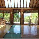 Soneva-Fushi-spa-glass-floor-1_thumb.jpg