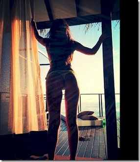 Zitahli Kudafunafaru - Charlotte Crosby social media Zitahli Kudafunafaru - Charlotte Crosby social media