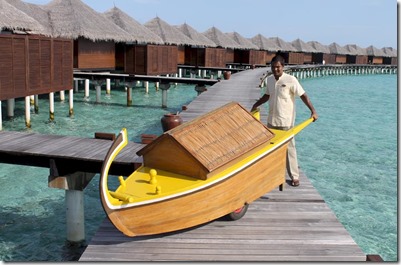 Coco Bodu Hithi - dhoni housekeeping