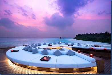 Anantara Kihavah - roof deck