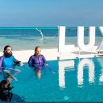 LUX-South-Ari-Atoll-longest-kiss_thumb.jpg