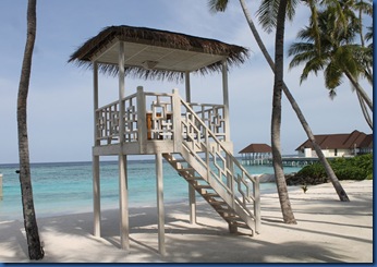 Olhuveli - raised beach dining 2