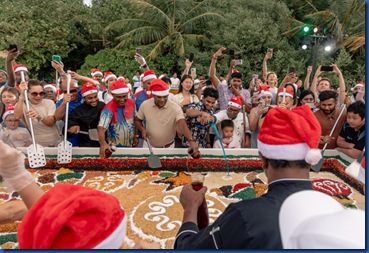 Sun Siyam Olhuveli - cake mixing 4