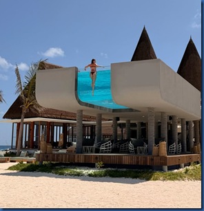 Meeyafushi - glass pool 2