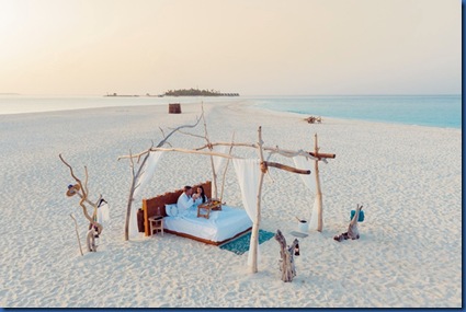 Fushifaru - sand bank sleeping