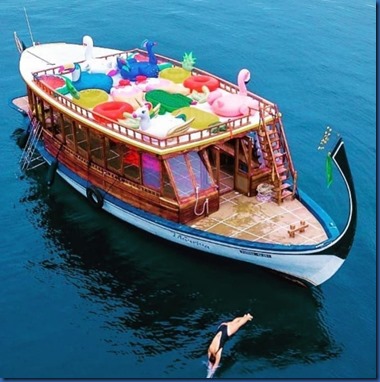 Float dhoni Float dhoni