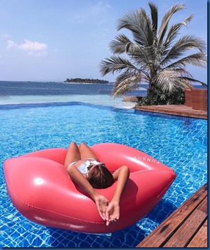 Quantum Woman (Russia) - Dhigurah Quantum Woman (Russia) - Dhigurah